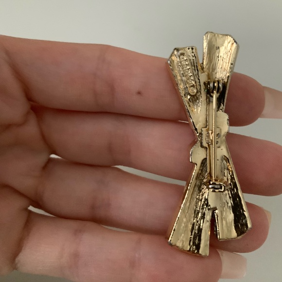 Vintage 90’S GERRY’S Gold X Bow Pin Metal Brooch Lapel Excellent condition - Picture 2 of 11